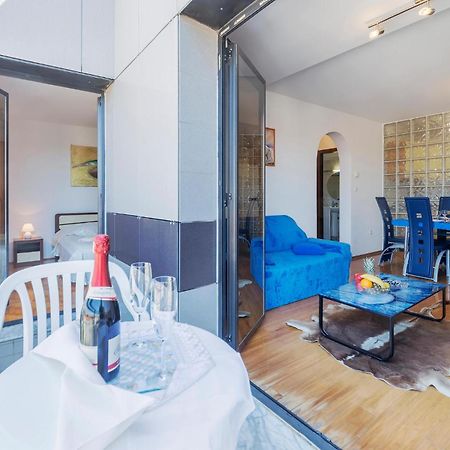 1 Bedroom Beautiful Apartment In プーラ エクステリア 写真