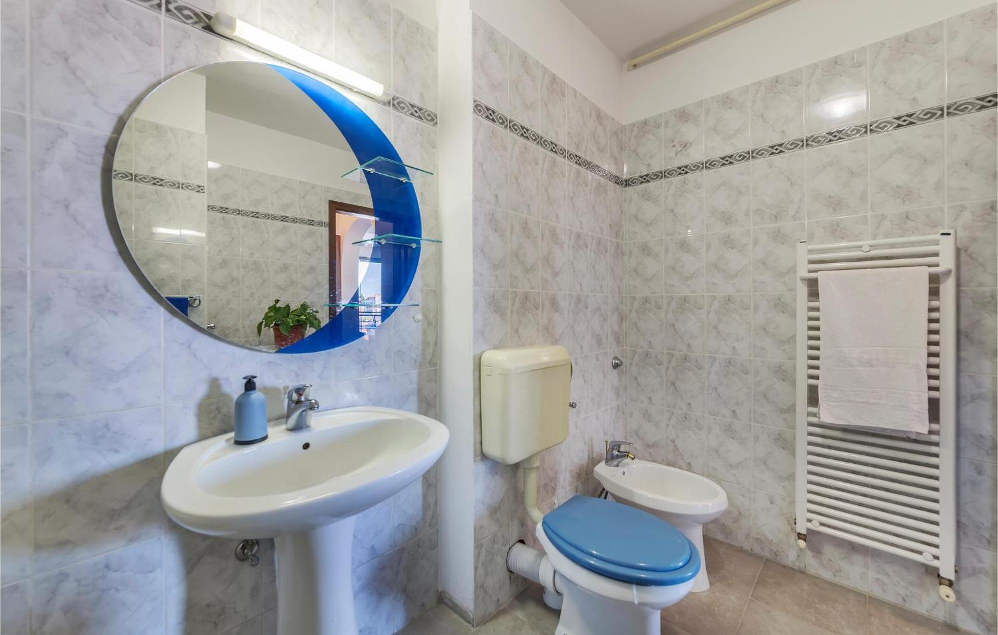 1 Bedroom Beautiful Apartment In プーラ エクステリア 写真